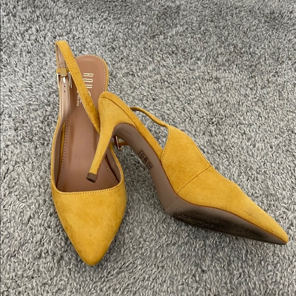 Rouge Helium Women's Yellow Slingback Heels - Picture 2 of 6